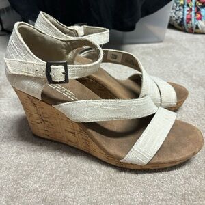 Tom’s wedge sandal 7.5
